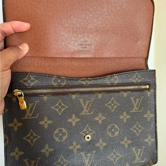 Louis Vuitton clutch - Picture 3 of 12
